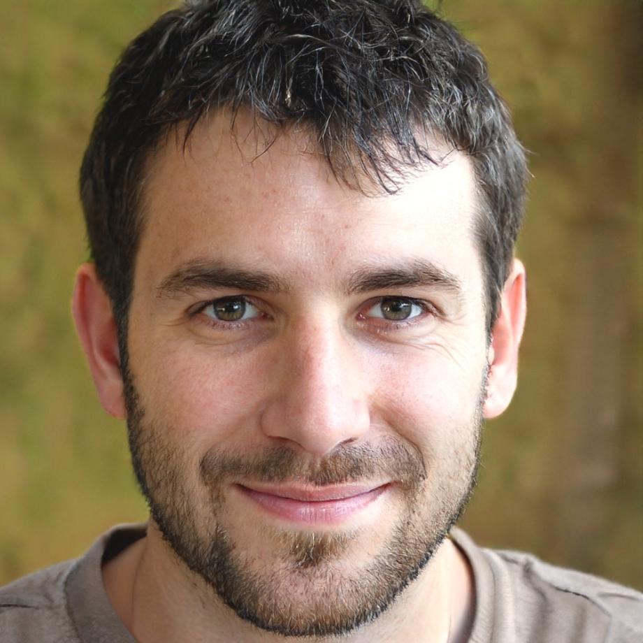 Portrait de Thomas Moreau, spécialiste en développement personnel