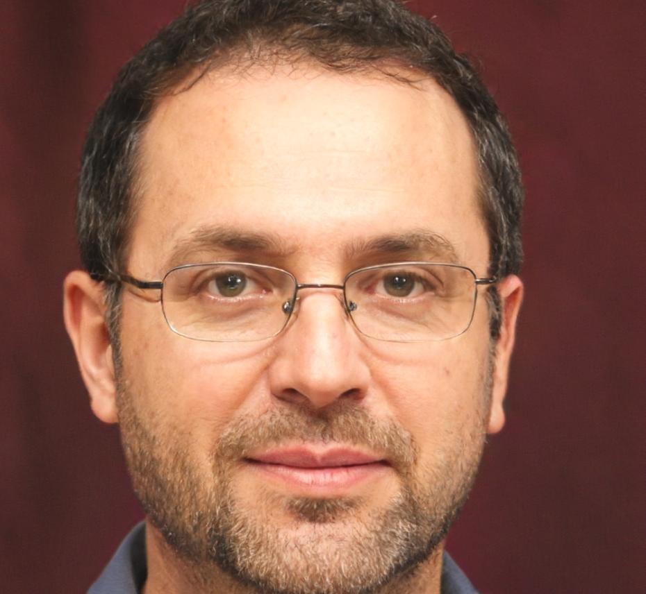 Portrait de Dr. Michel Bernardin, expert en psychologie comportementale